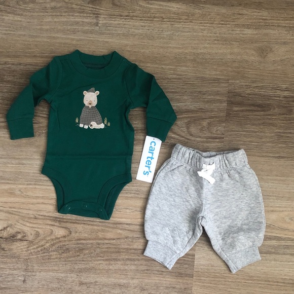 NWT Newborn Carter' Green Bear Onesie and Gray Bottoms Set - Picture 1 of 8